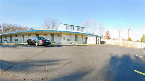 Rodeway Inn Woodbridge Exterior photo